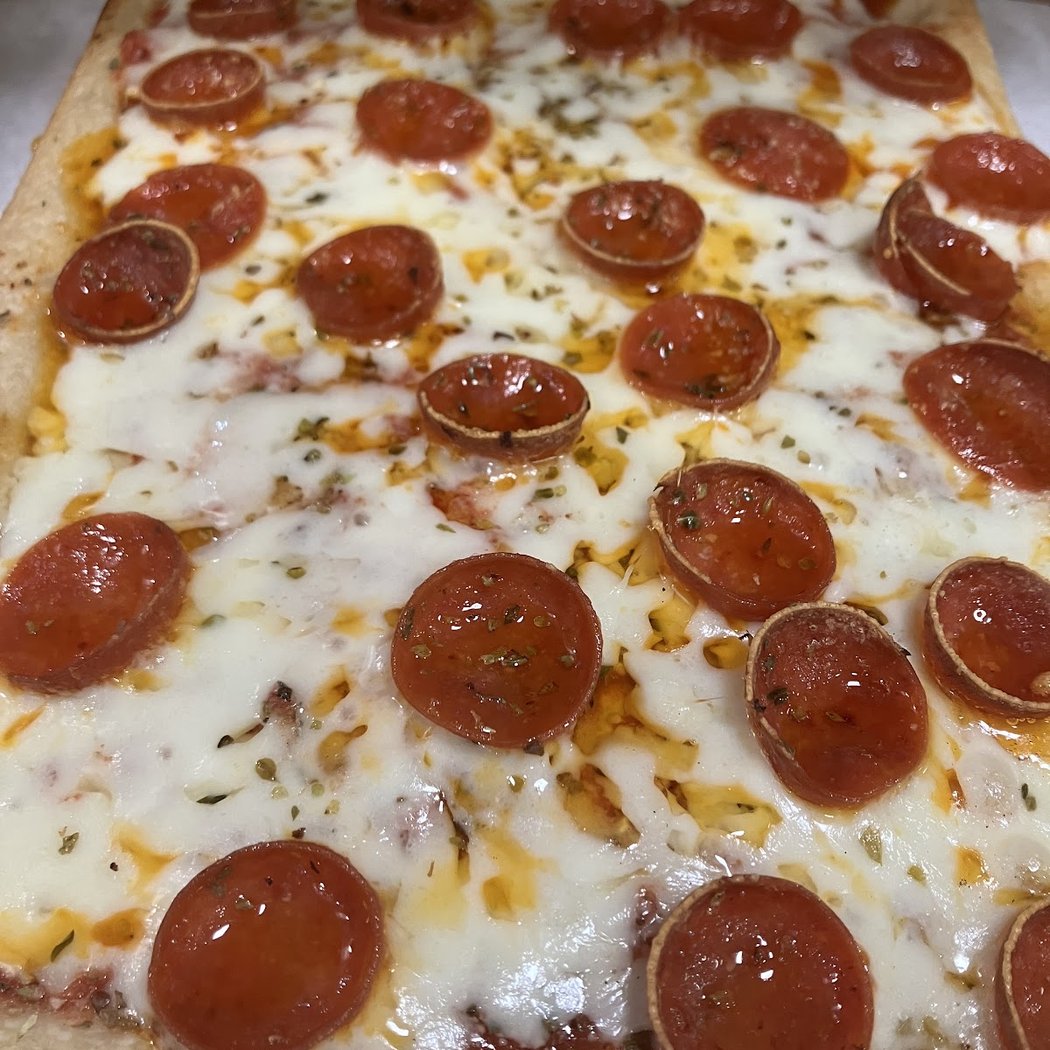 Dino's Pizza Kitchen 2
