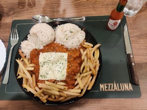 Mezzaluna Casual Dining 2