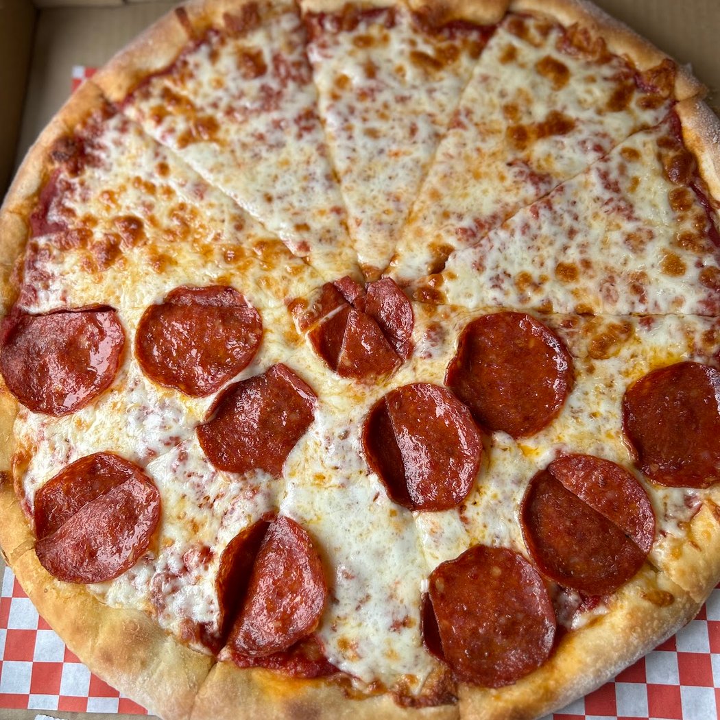 Dario's Pizza 1