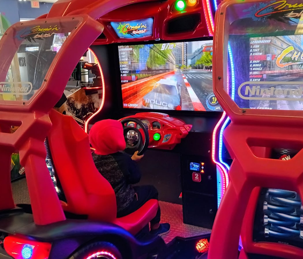 Chuck E. Cheese 1