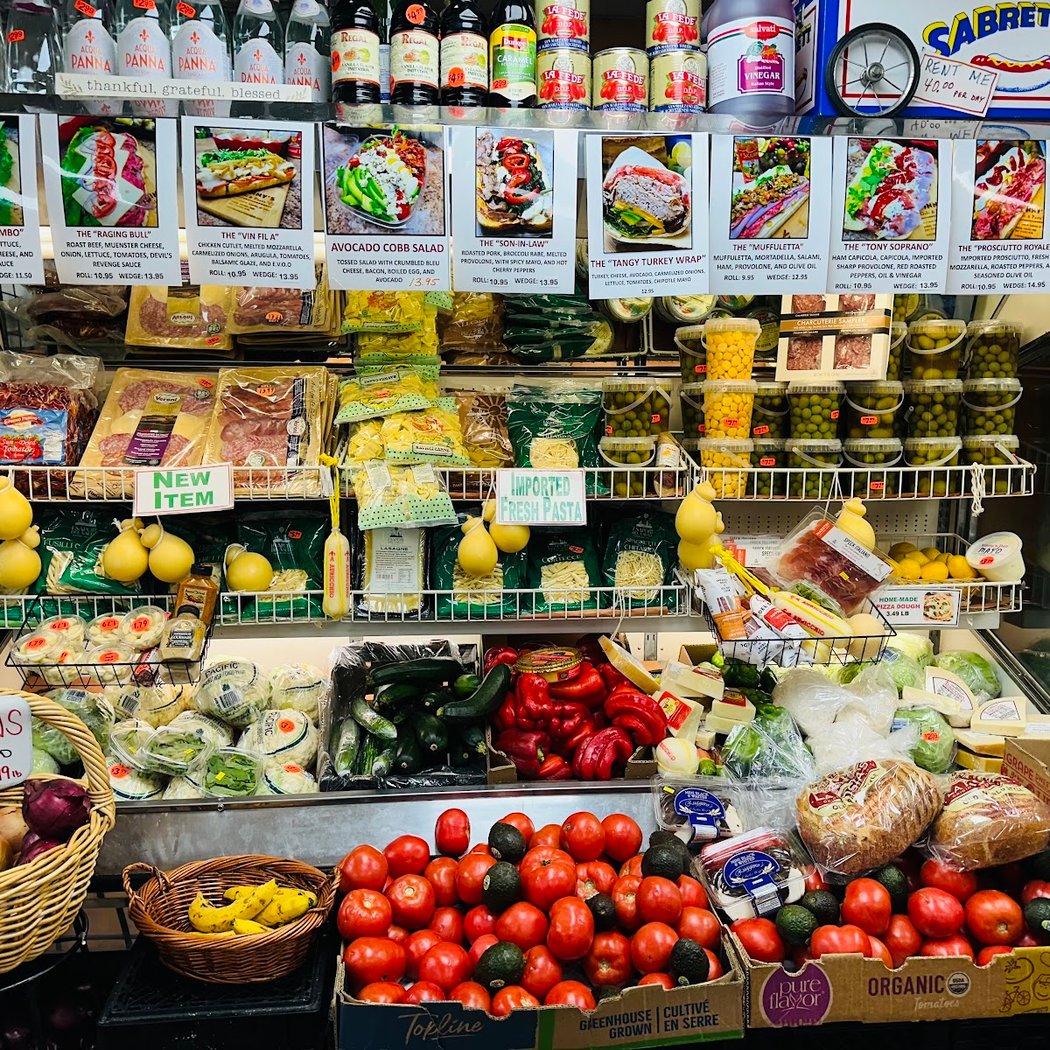 Vinny's Deli & Pasta 2