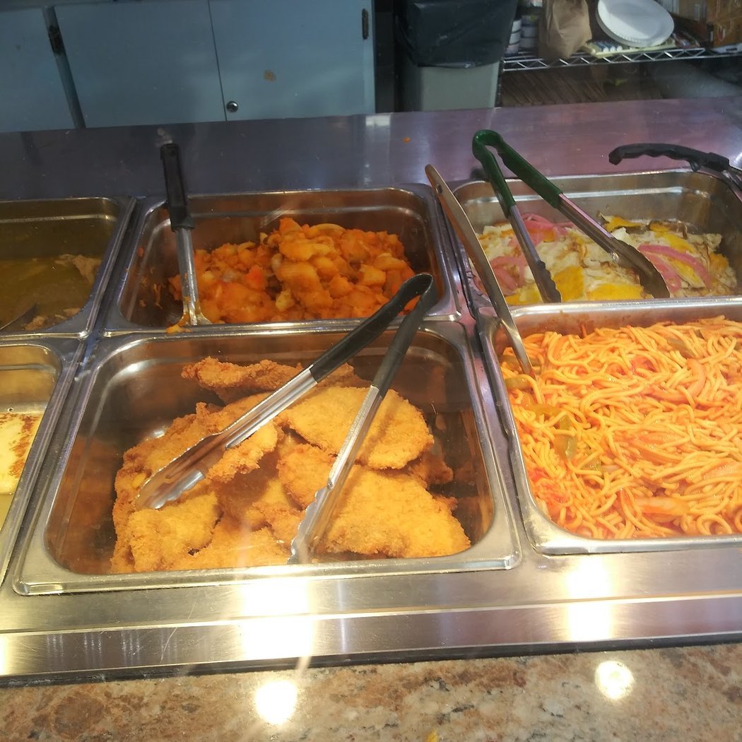 Los Primos Delicatessen 3
