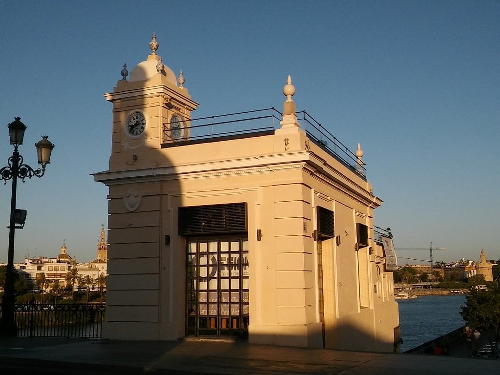 Faro de Triana 2