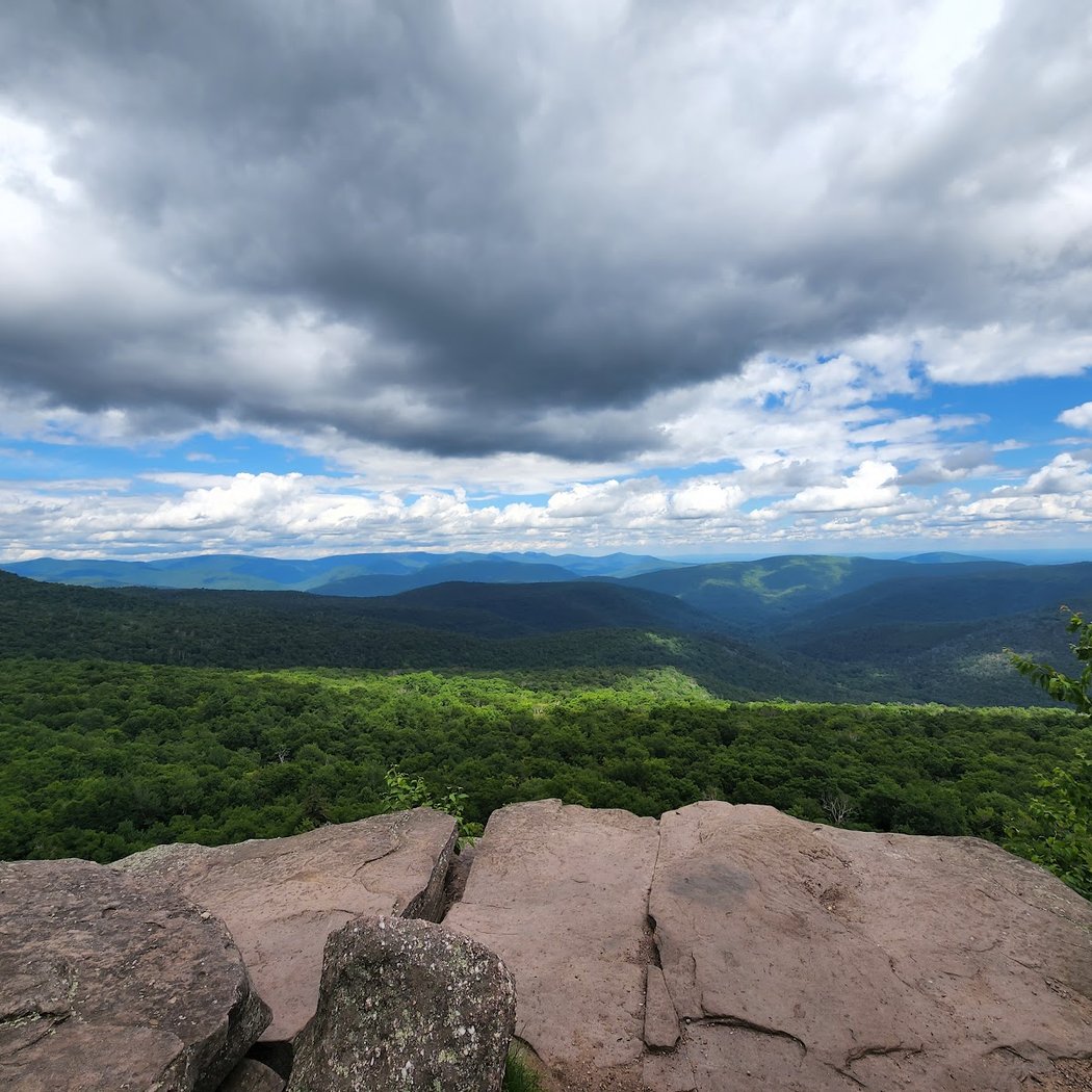 Giant Ledge 1