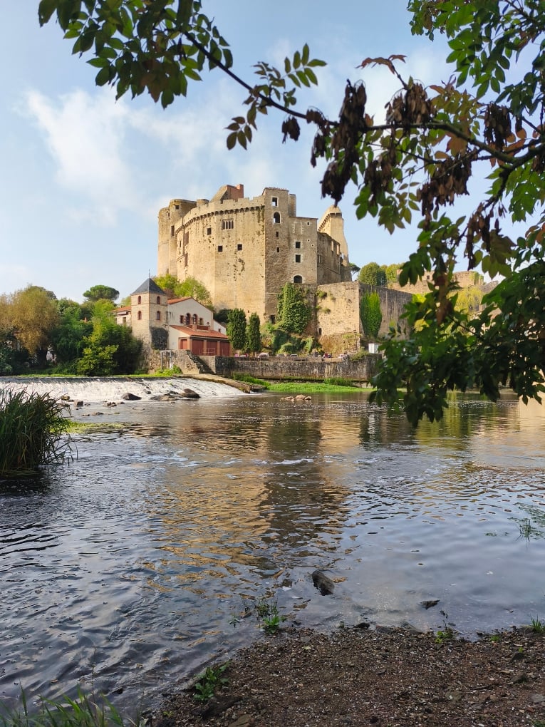 Clisson Grande bourse aux livres 2
