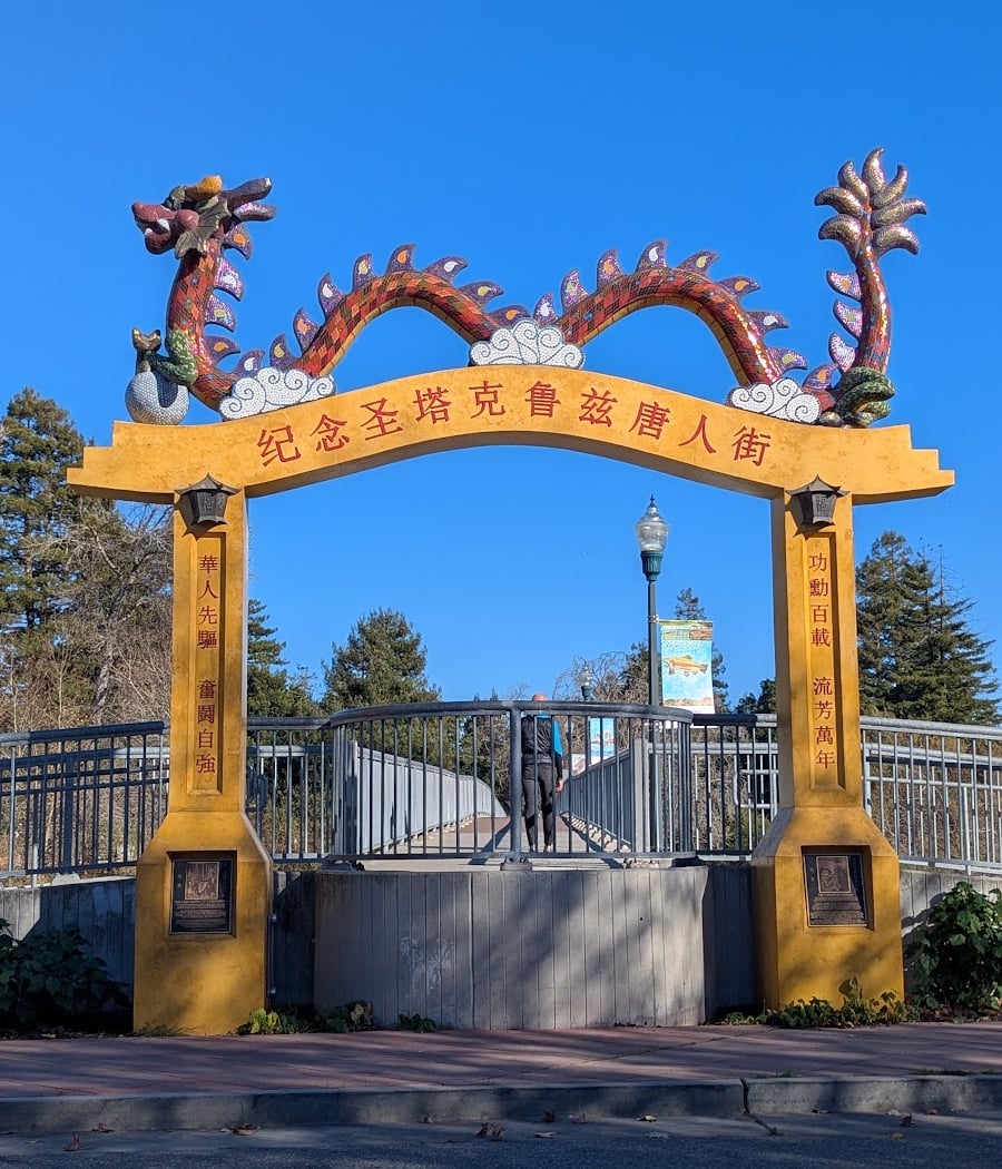 Santa Cruz China Town Memorial Archway 3
