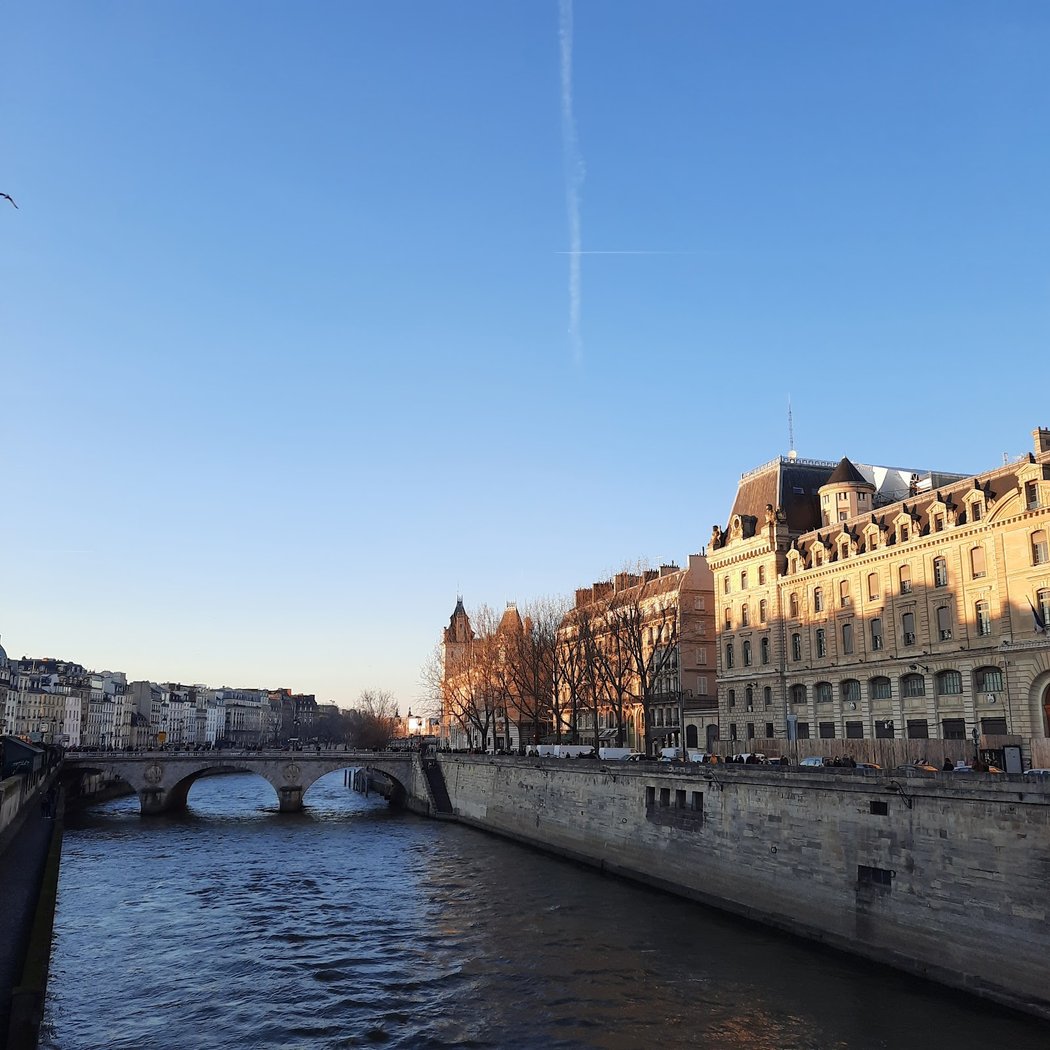 Quai Valéry Giscard d'Estaing 1