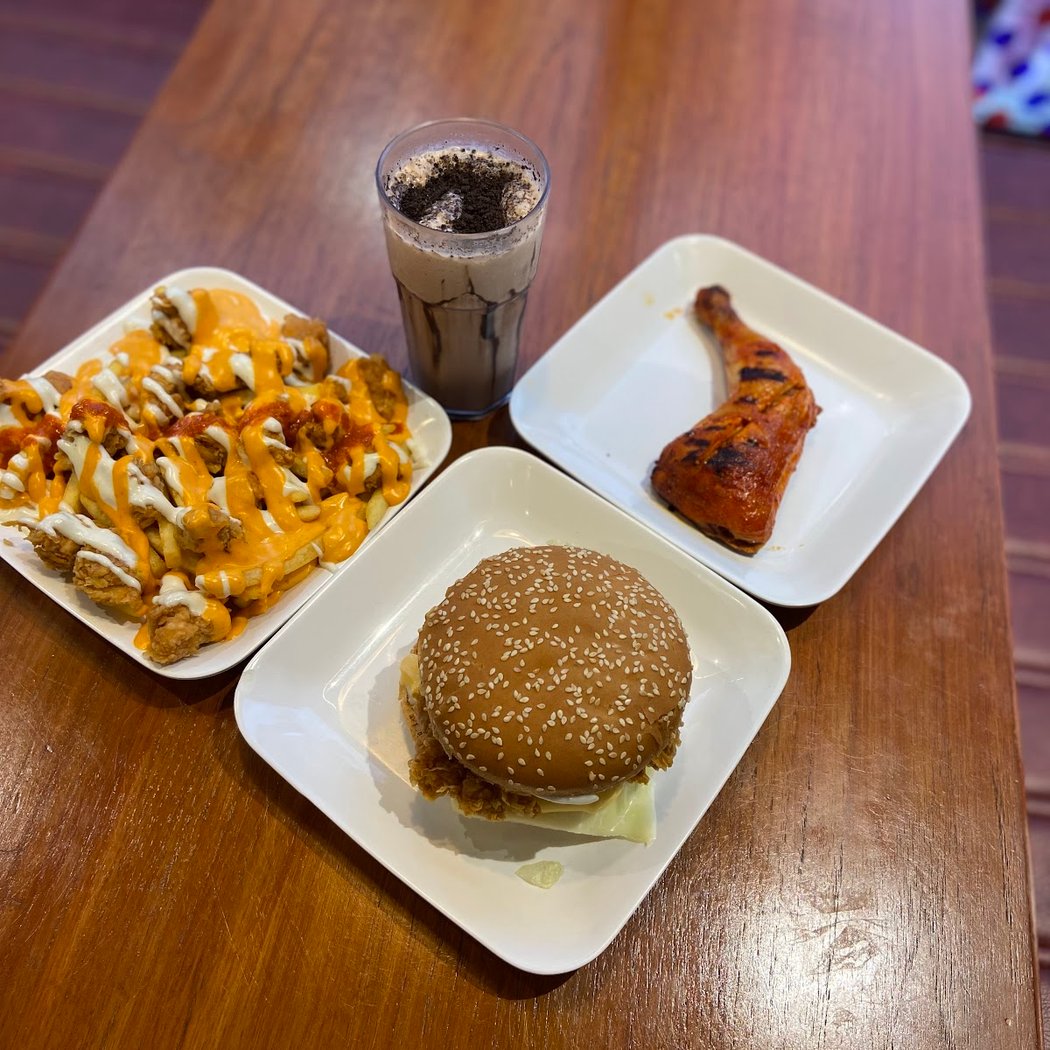 Mr.Philly's American cheeseburgers - Frazer Town 3