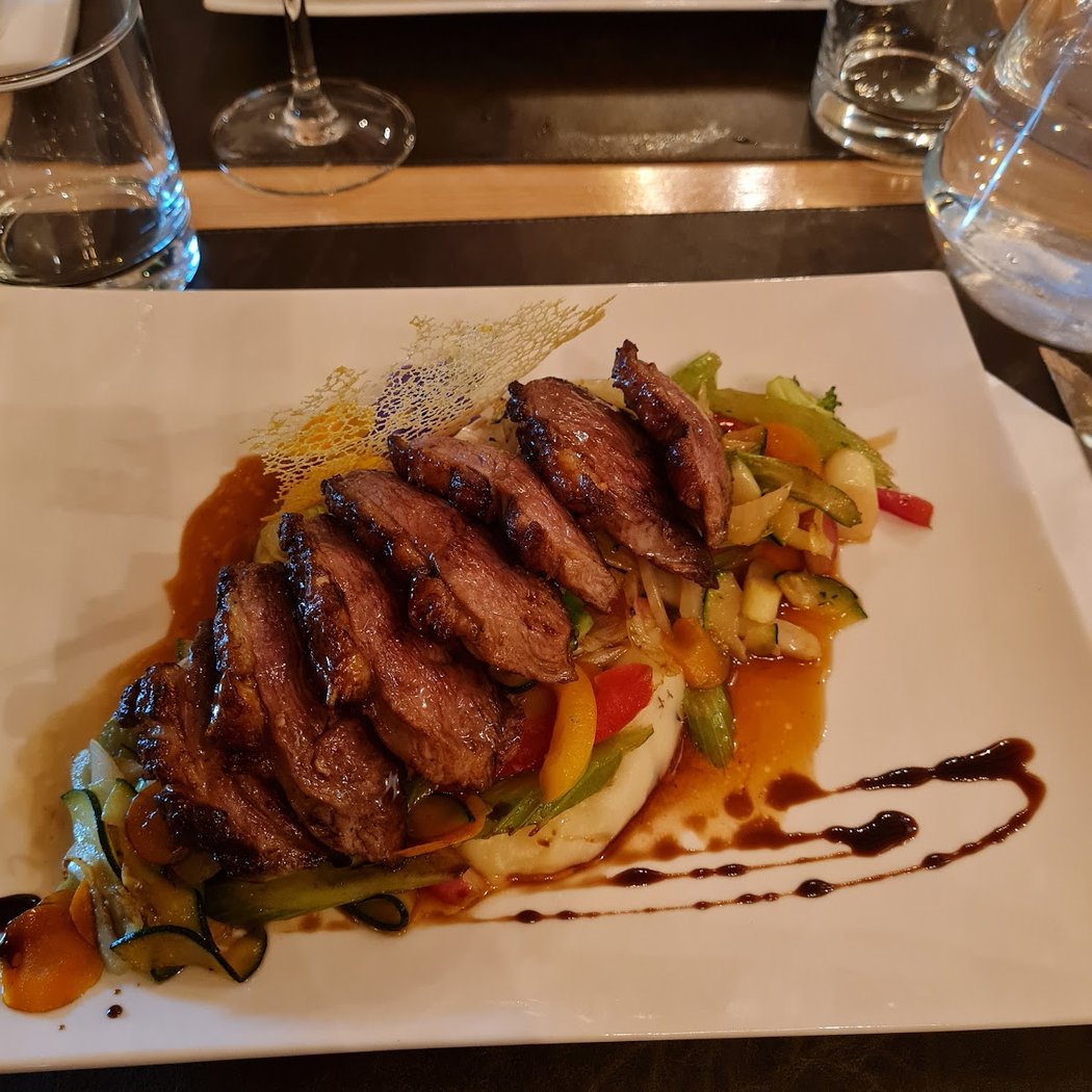 AL MADINA RESTAURANT 1