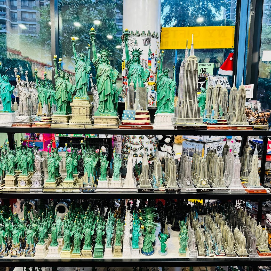 Fulton Gifts & Souvenirs 1