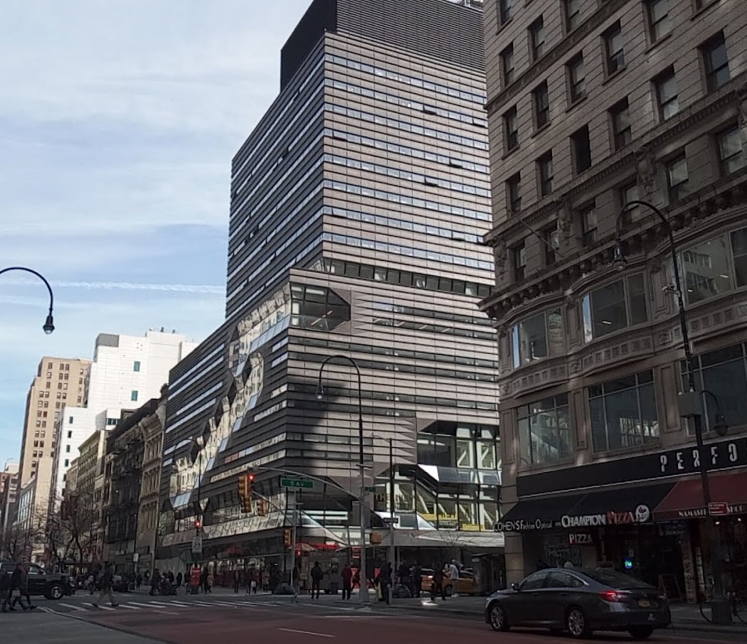 W 14th St 2
