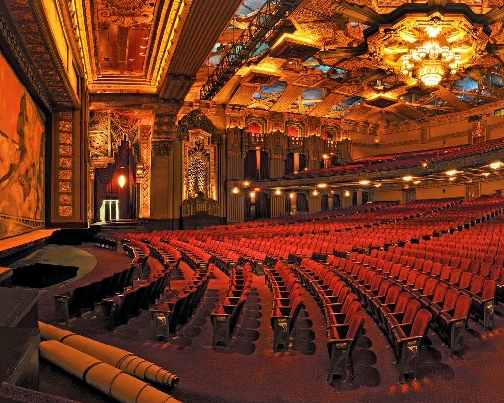 US Tour - SIX on Broadway 3