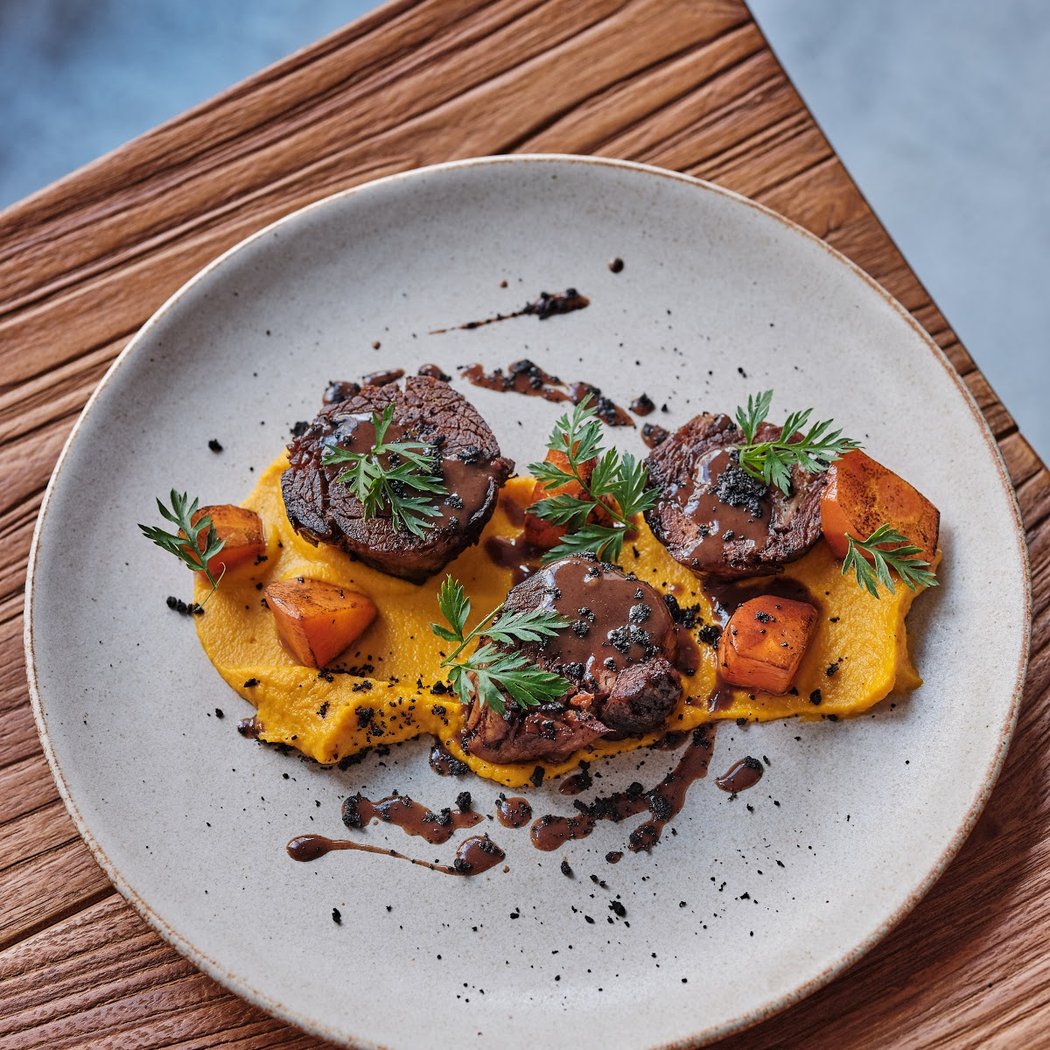 Mano Restaurant 1