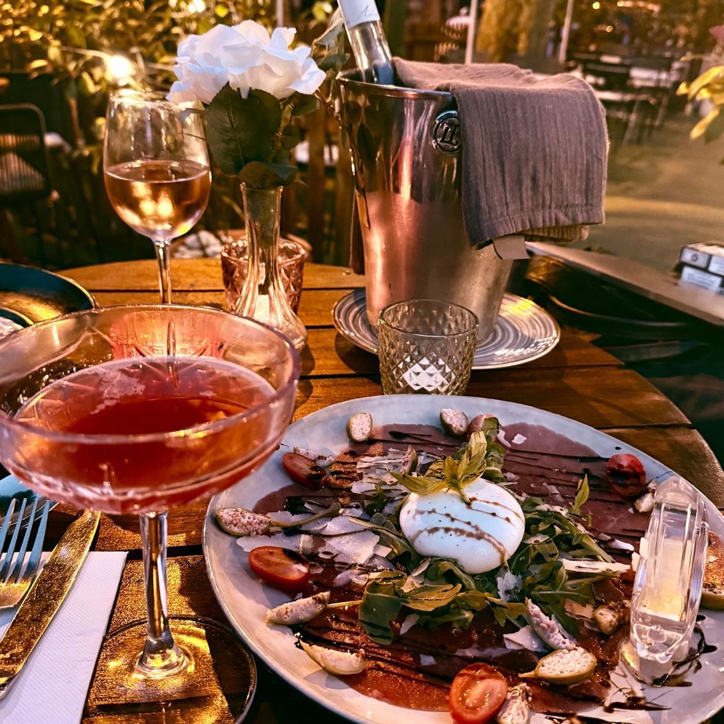La Cantina Restaurant italien Le Vésinet - en salle et terrasse - Pizzeria - Service traiteur italien sur place et à emporter 1