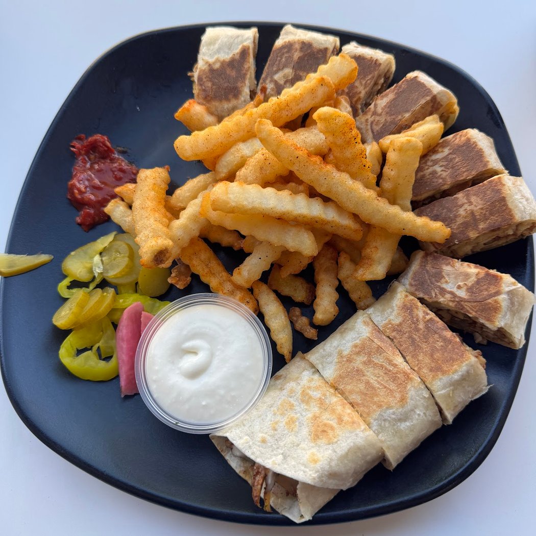 Lotus Falafel and Shawarma - Burlingame 3