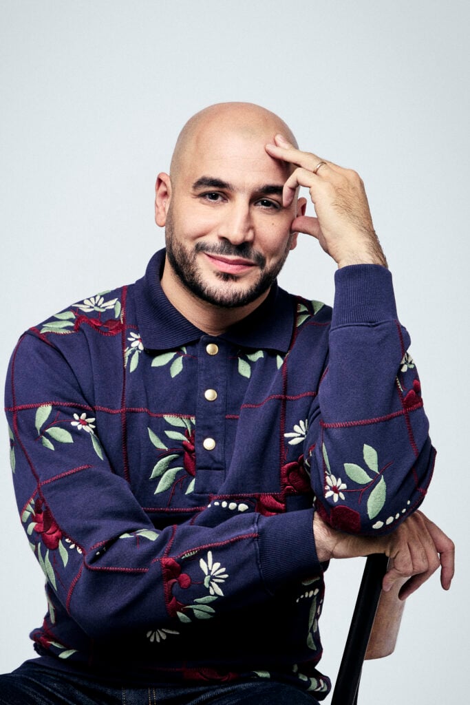 MEHDI DJAADI Couleur framboise 1