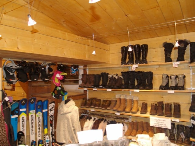 Risoul Sports - Risoul 1850 Ski Rental 4