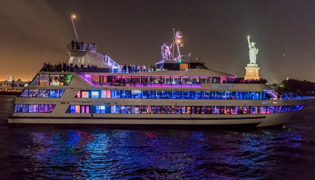 CASH COBAIN’S BLACK SUMMERS' NIGHT ALL-BLACK ANNUAL YACHT PARTY 3