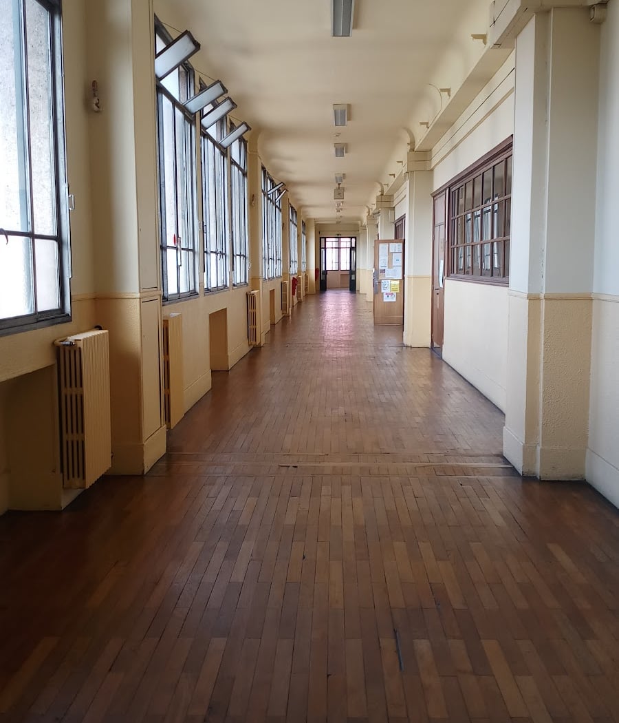 Middle School School Public Hélène-Boucher 3