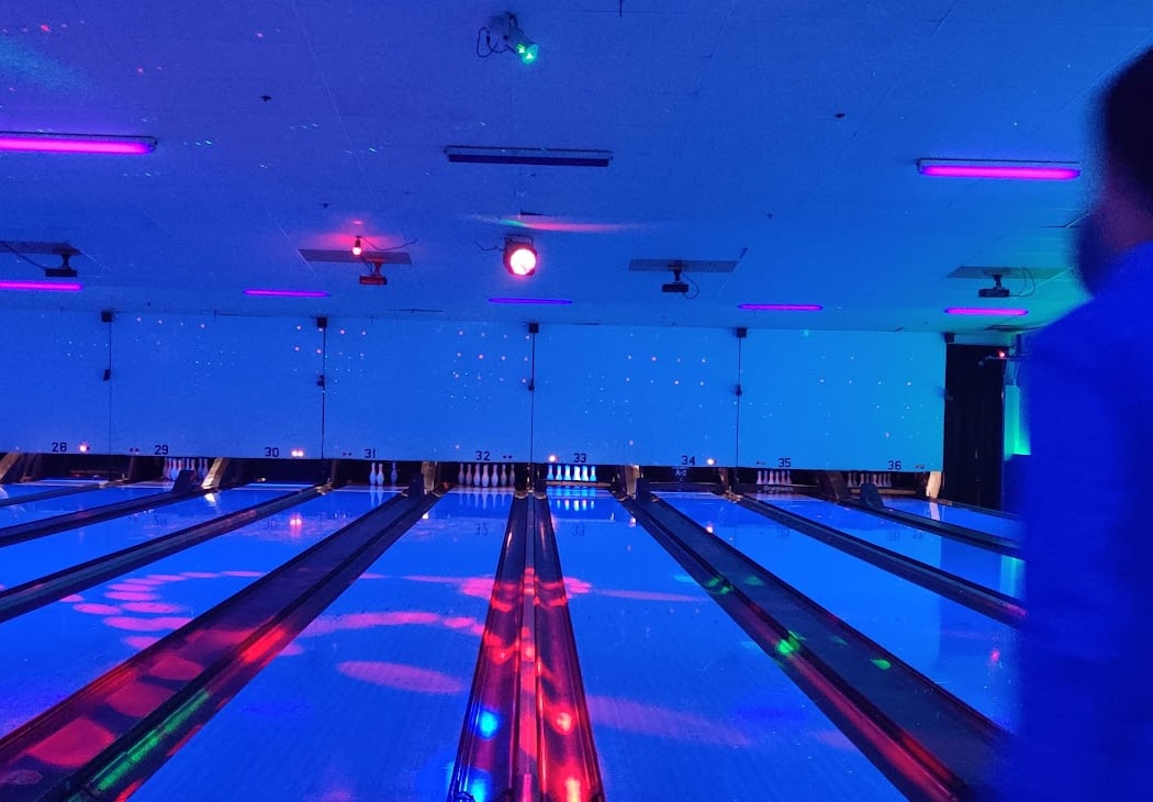 Finnigans Lanes 1