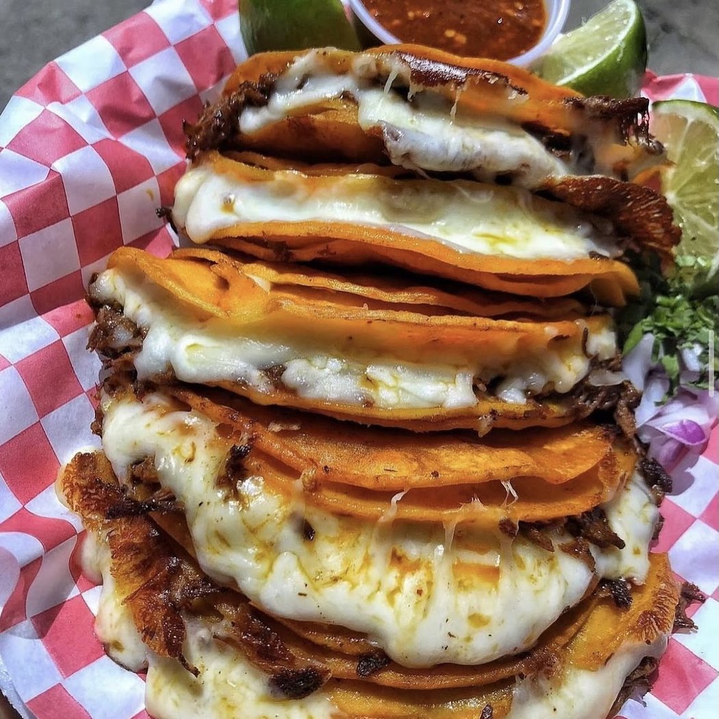 BETZY’S TACOS 1