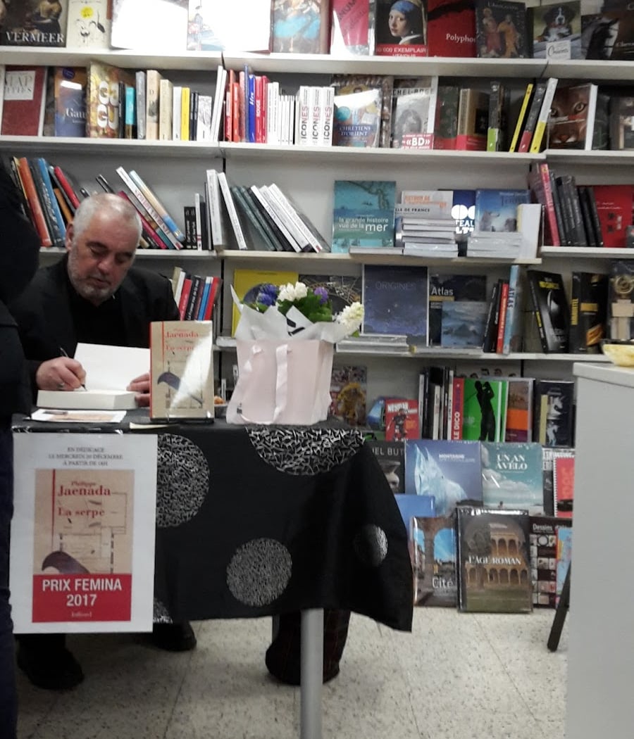 Bookstore Cyclades 3