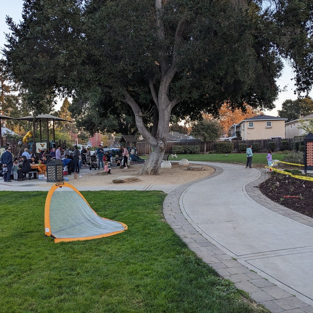 Mariposa Park 2
