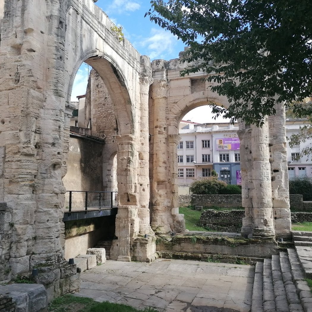 Roman Temple of Augustus and Livia 2