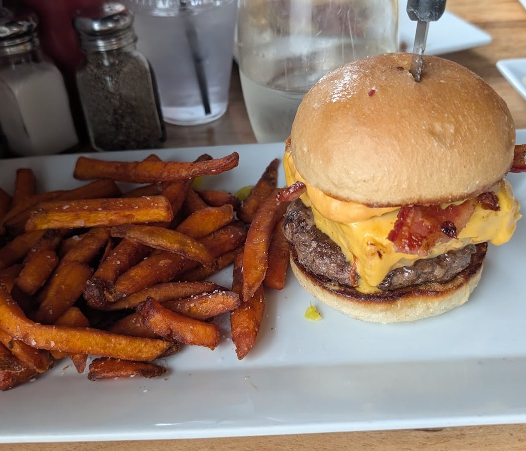 Flipside Burgers & Bar 1
