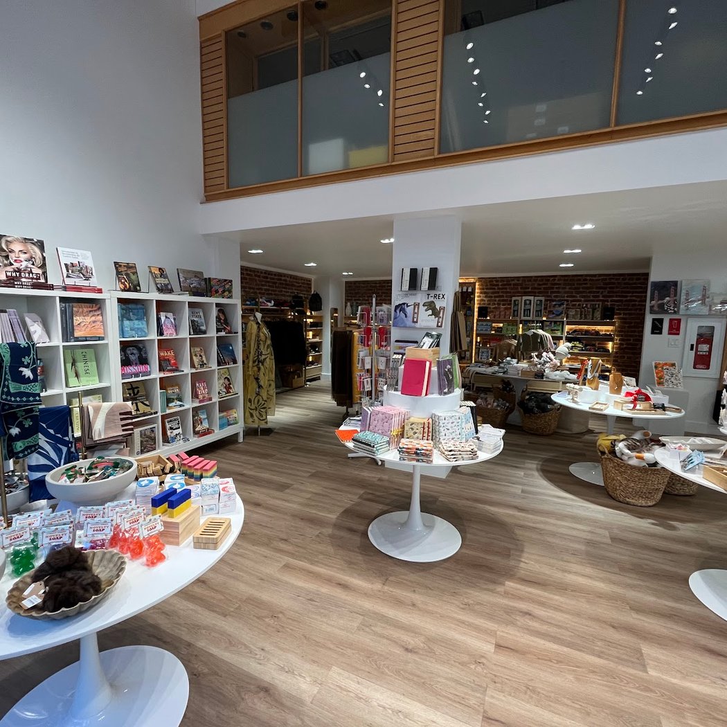 ccc (chinese cultural center) design store 3