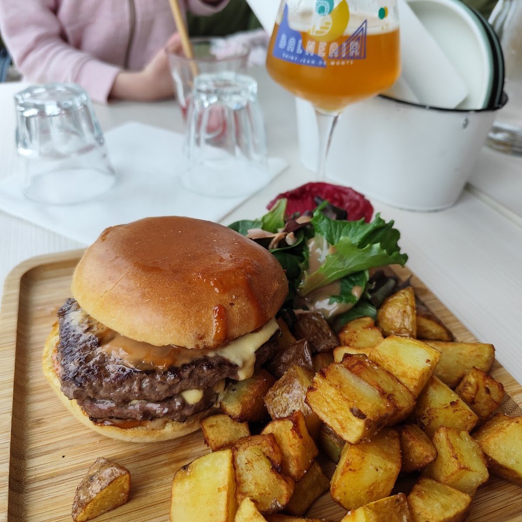 La Plage - Bar et Cuisine de Partage 1