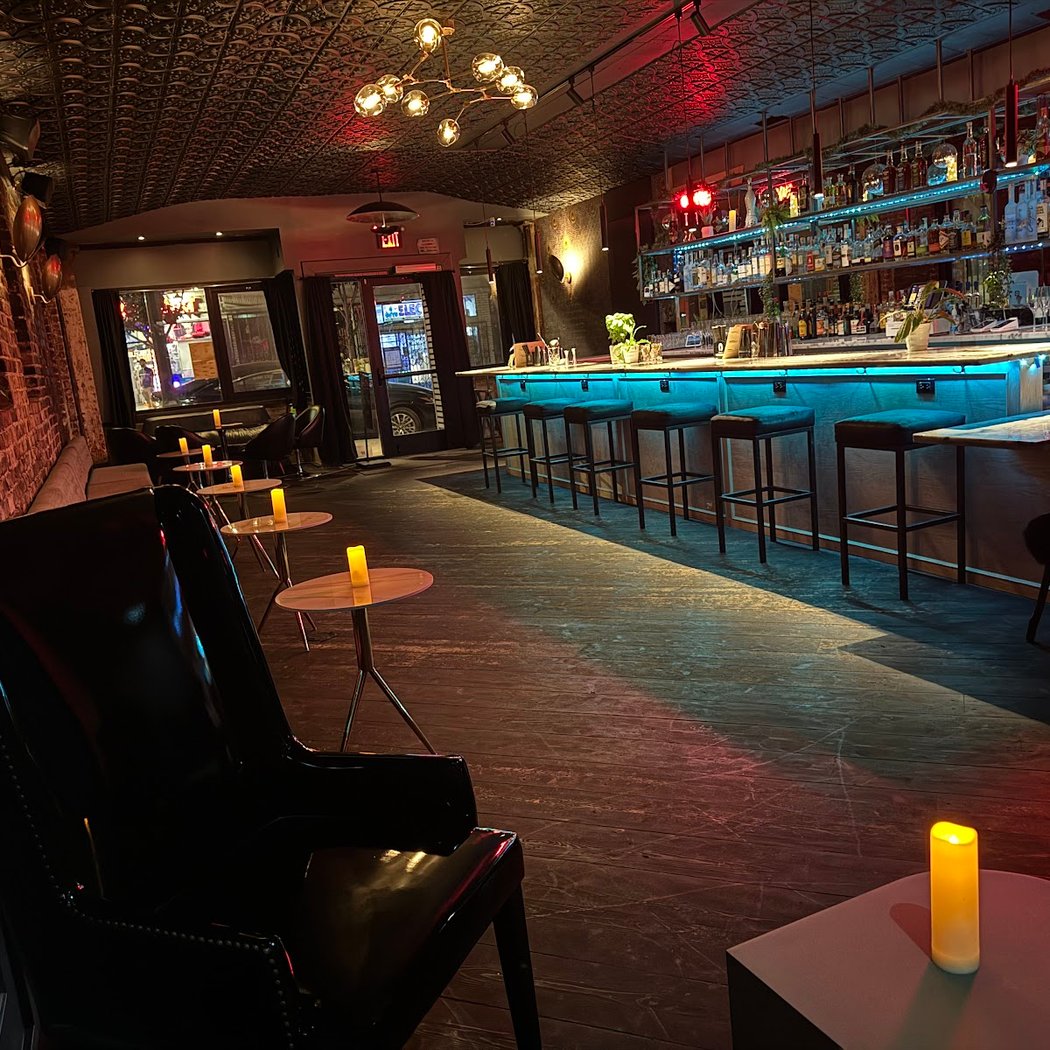 Beso Mae Cocktail Lounge 3