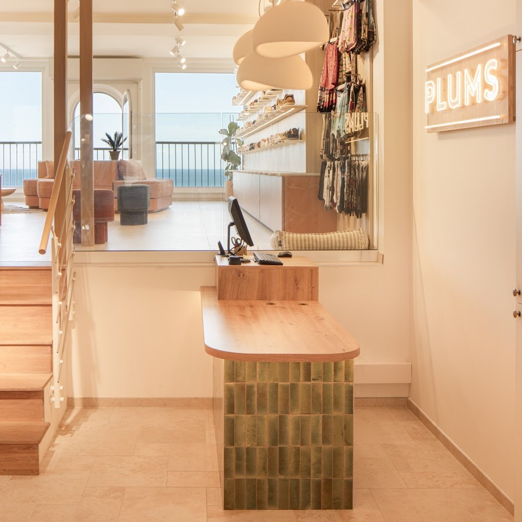 Plums biarritz 3