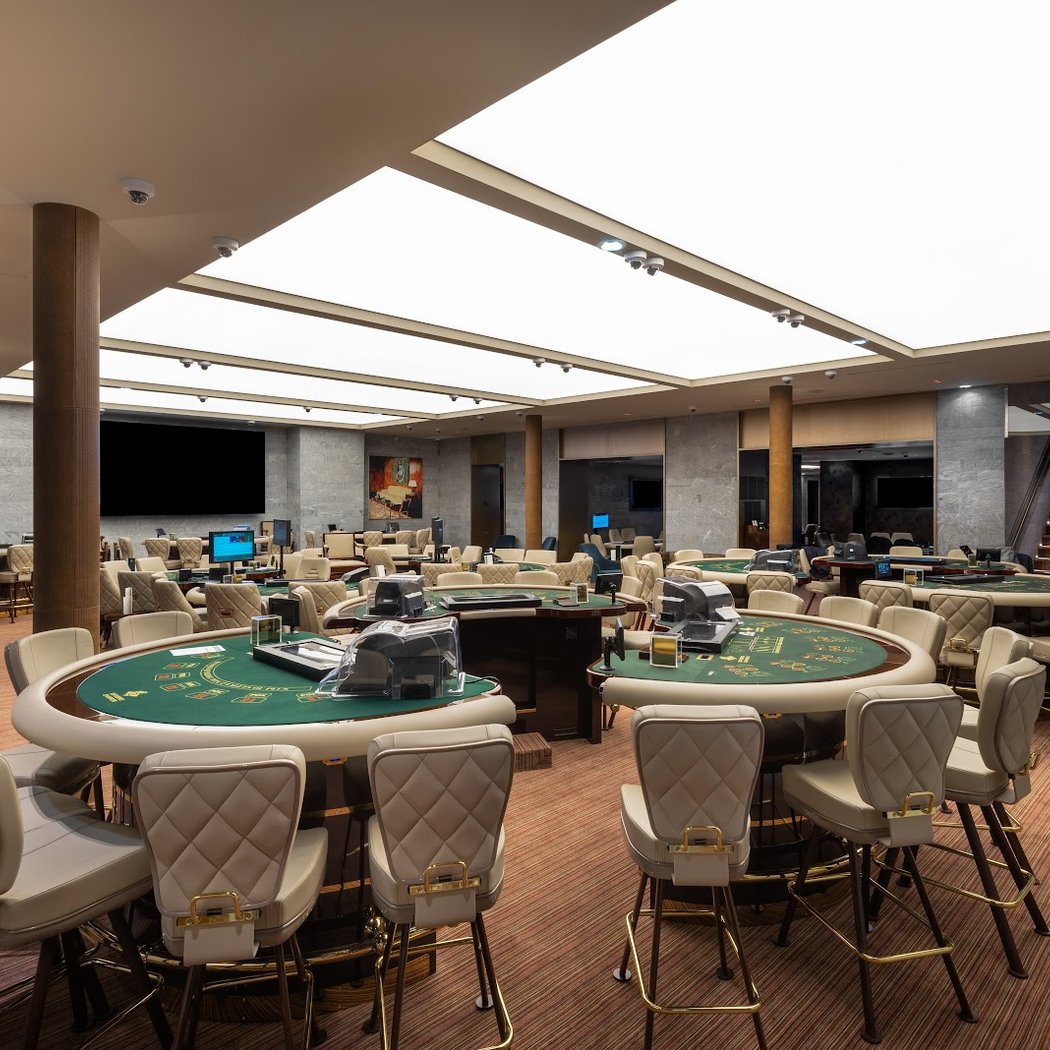 Club Pierre Charron 2