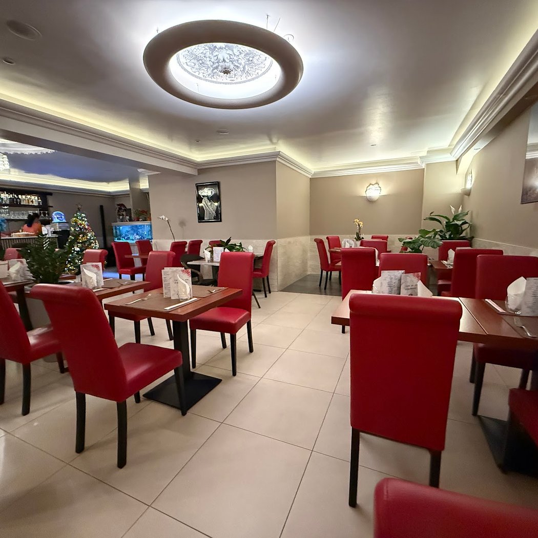 RESTAURANT NAM & THUY 2