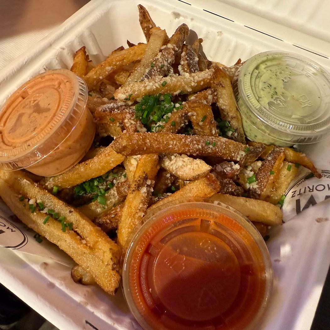 Moritz Fries Bar 3