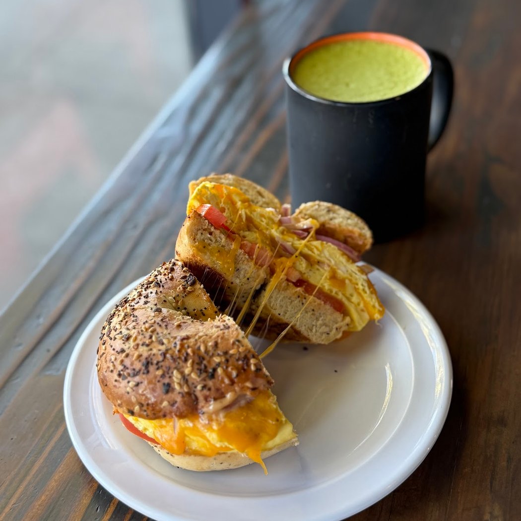 EL TINY CAFE 1