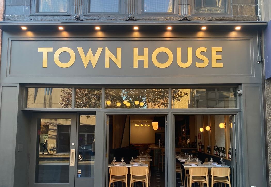 Town House Kitchen + Drinks 2