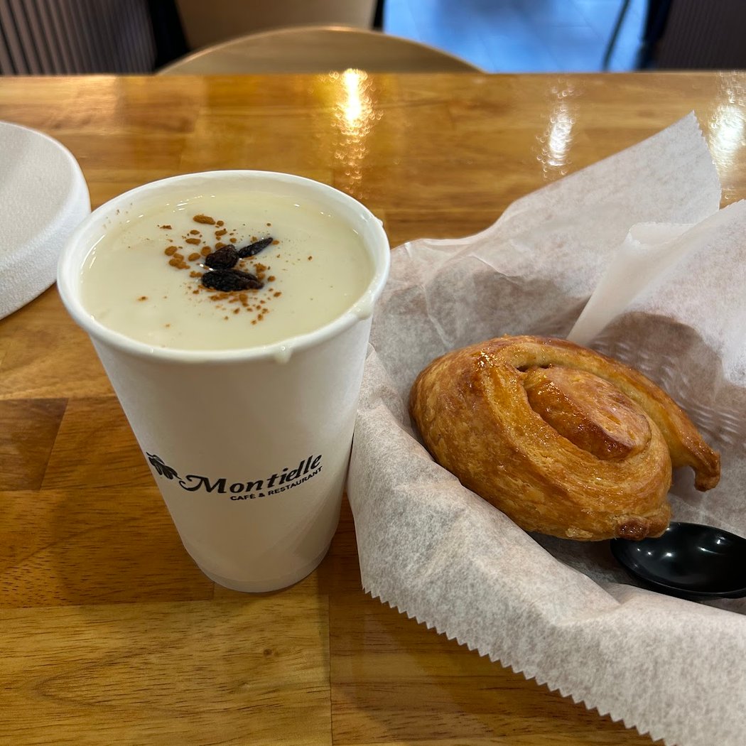 Montielle Cafe & Restaurant 3