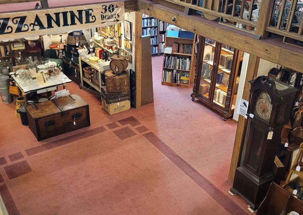 ANTIQUES MARKETPLACE 1