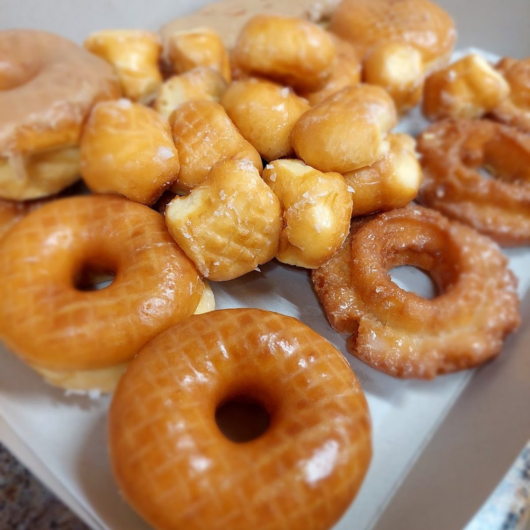 Mom's Donuts and ice cream 1