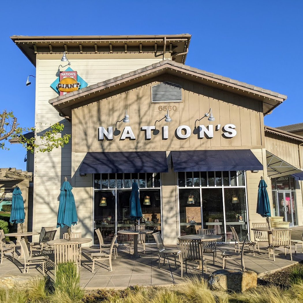 Nation's Giant Hamburgers & Great Pies 2