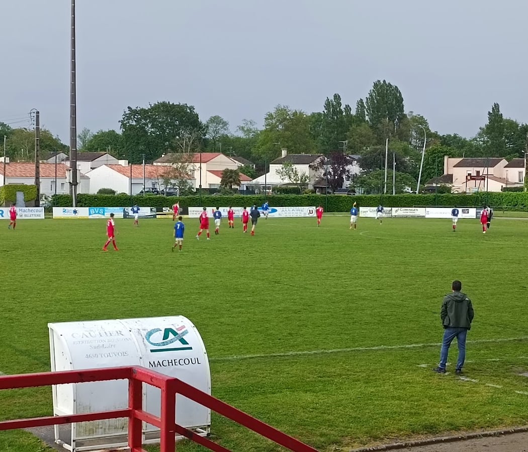 Terrain de Football de Machecoul-Saint-Même 1