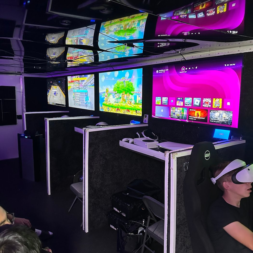 925 VR Game Truck 2