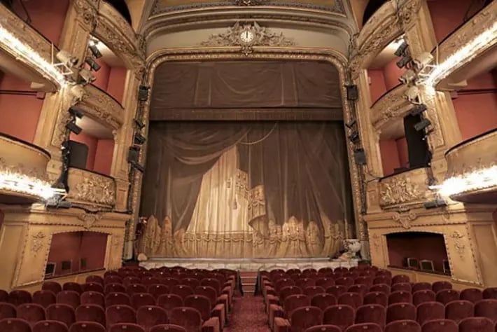 Theater of the Eiffel Tower 1