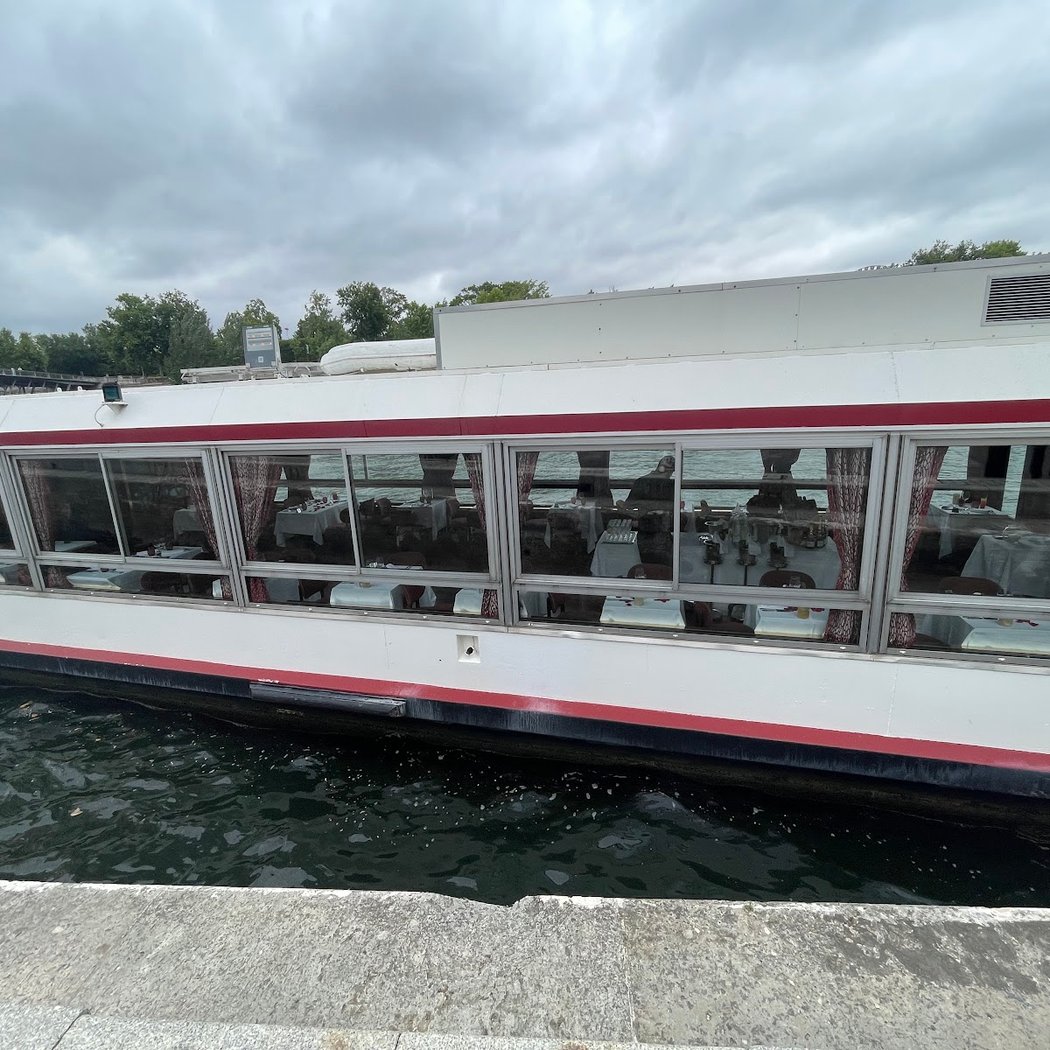 Maxim's sur Seine Dinner Cruise 2