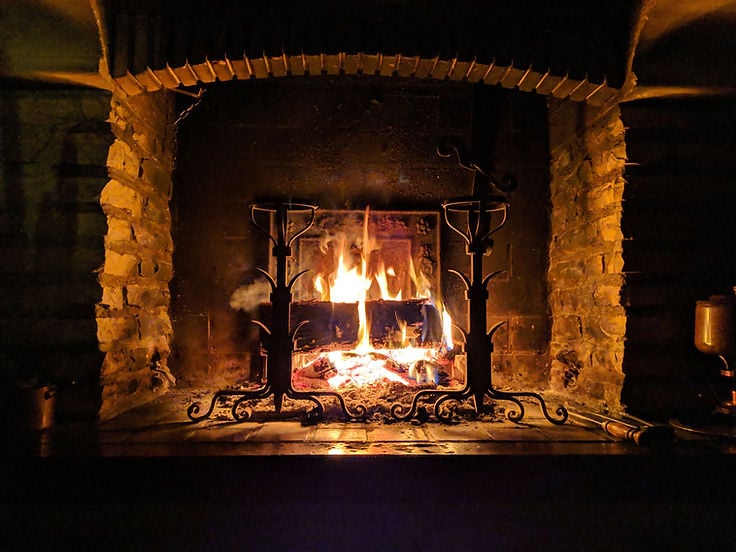SUNDAY FIREPLACE CONCERT 1