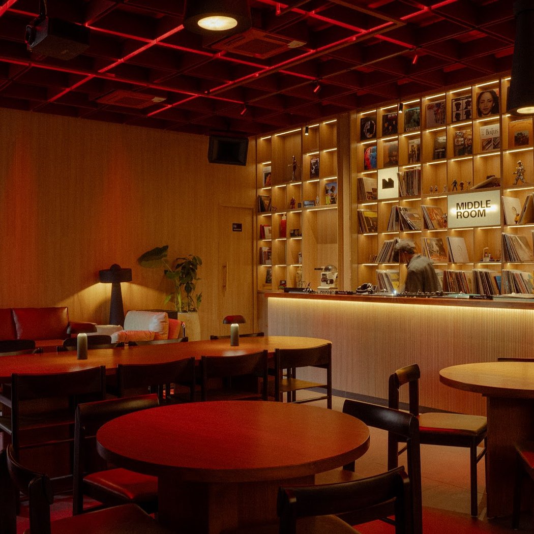 Middle Room || Listening Room 3