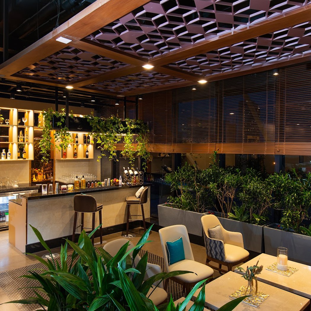 Glass Kitchen & Bar 2