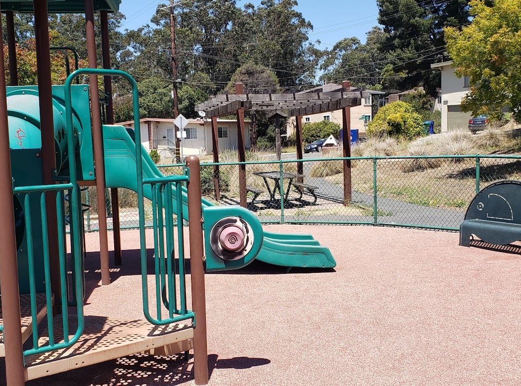 Green Slide Park 1